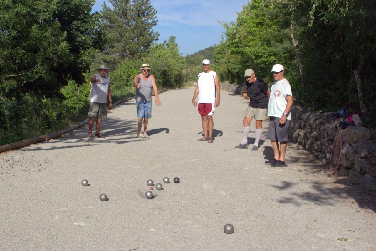 Camping Les Princes D'Orange Hotel Orpierre Eksteriør billede