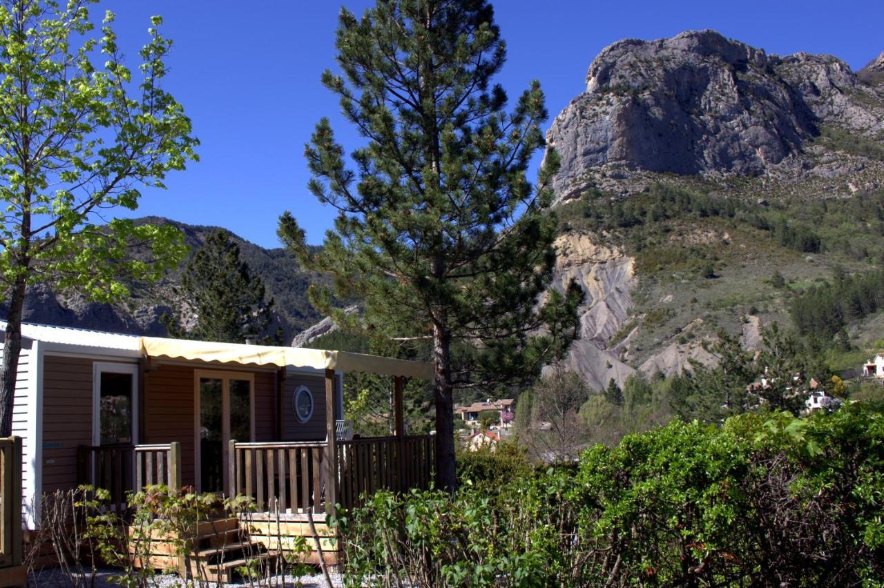 Camping Les Princes D'Orange Hotel Orpierre Eksteriør billede