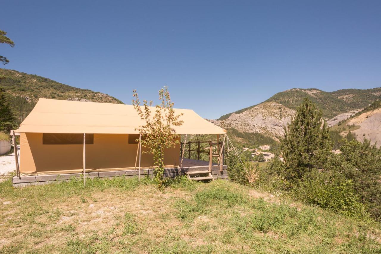 Camping Les Princes D'Orange Hotel Orpierre Eksteriør billede