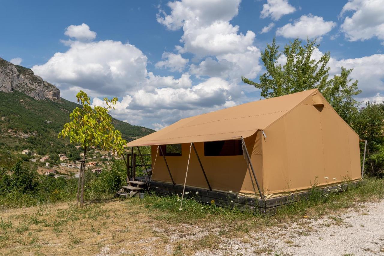 Camping Les Princes D'Orange Hotel Orpierre Eksteriør billede