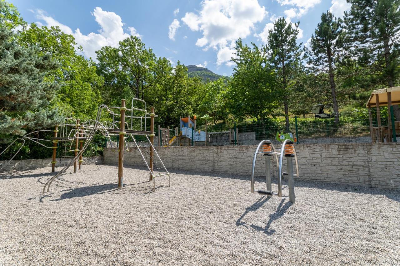 Camping Les Princes D'Orange Hotel Orpierre Eksteriør billede